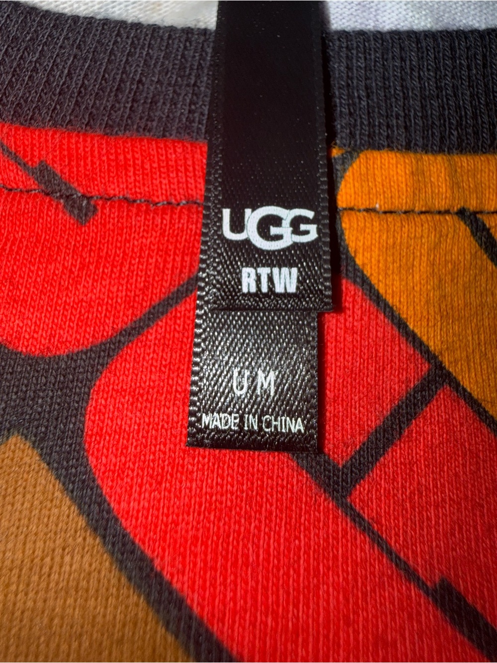 Ugg Toni Rainbow Logo Print Short Sleeve boxy Tee - Picture 2 of 3